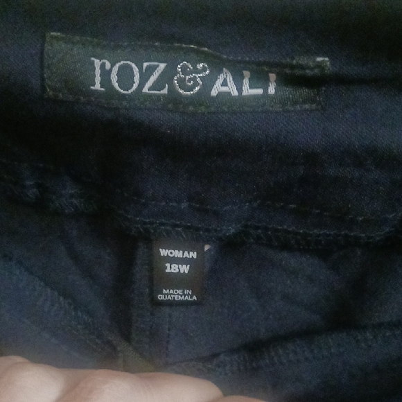 Roz & Ali Navy Straight Leg Pants - Picture 6 of 8